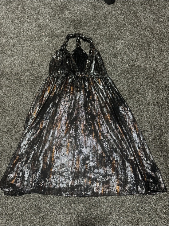 Dresses & Skirts - Shiny halter party dress